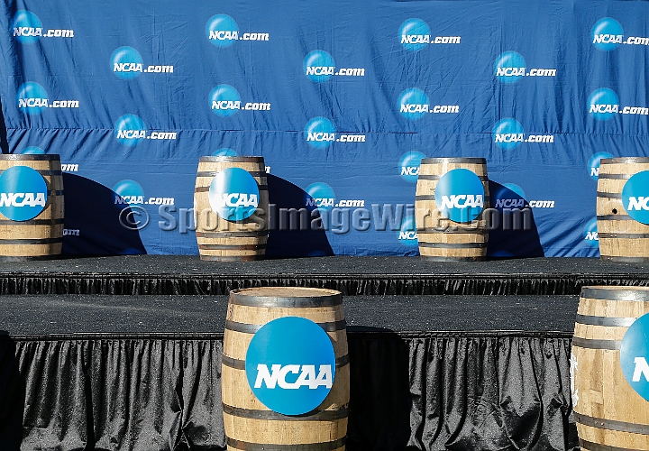 2015NCAAXCFri-009.JPG - 2015 NCAA D1 Cross Country Championships, November 21, 2015, held at E.P. "Tom" Sawyer State Park in Louisville, KY.